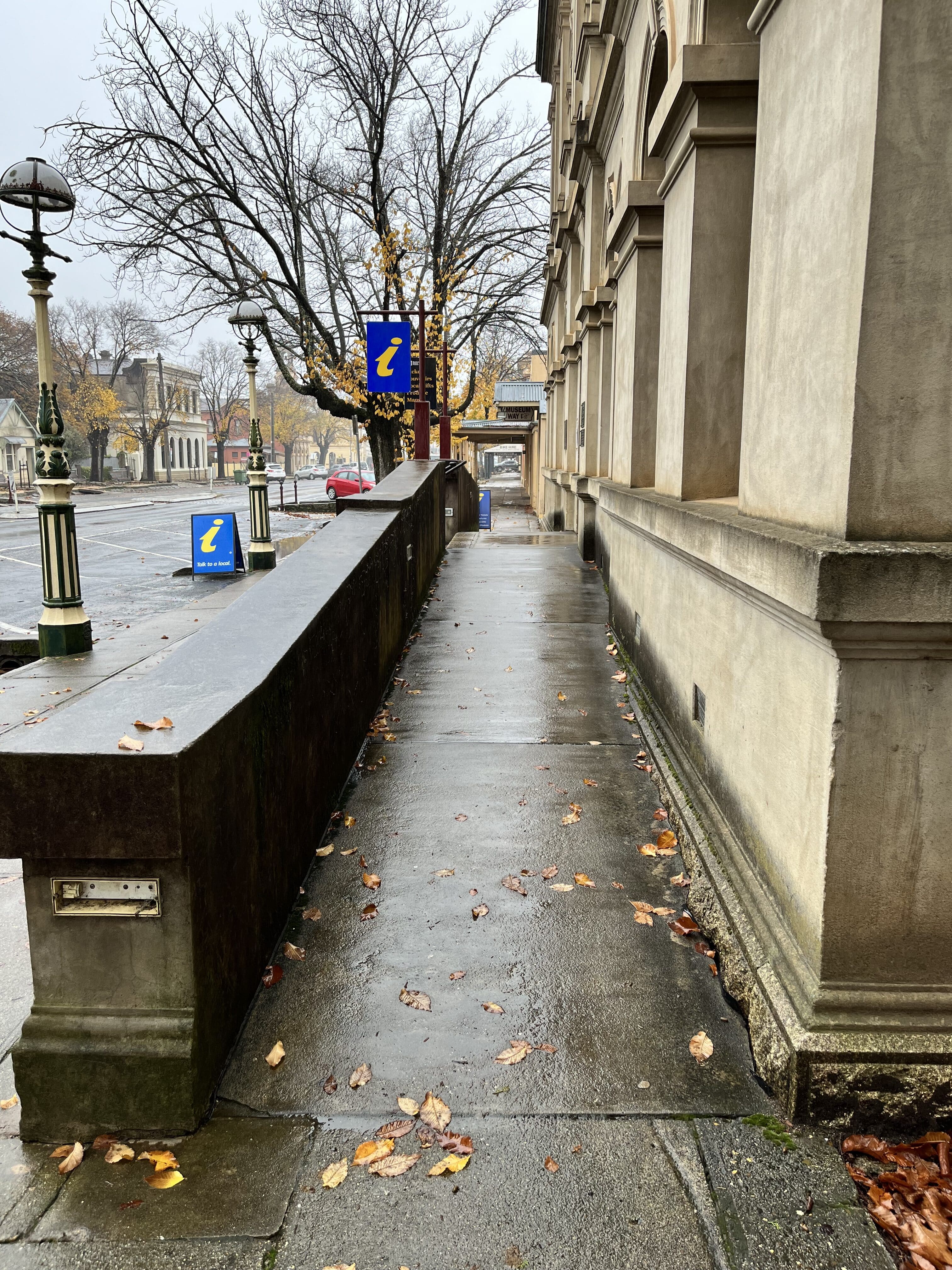 Entry ramp to Beechworth Visitor Information Centre