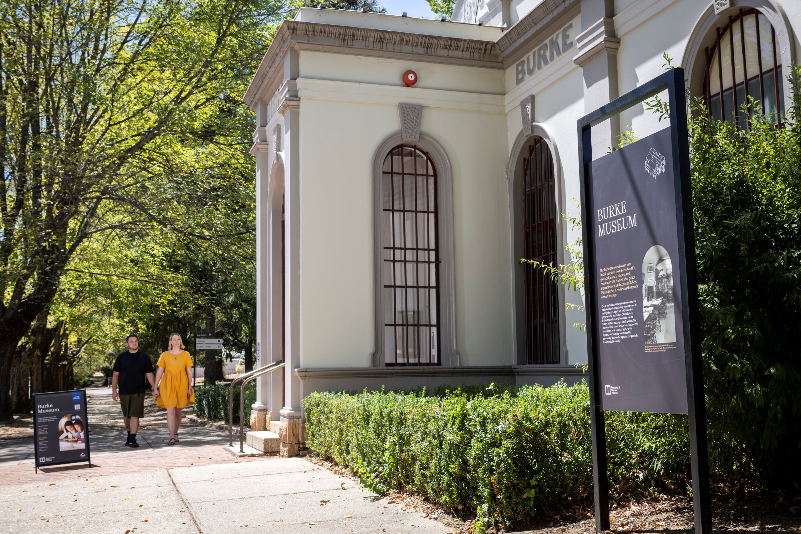 couple walking outside burke museum 2026
